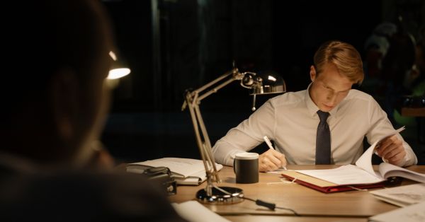 חוקר פרטי לבגידה: המדריך המלא לחשיפת האמת והסרת הספקות